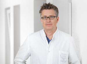 André Schröder Oberarzt Klinik für Anästhesiologie und Intensivmedizin